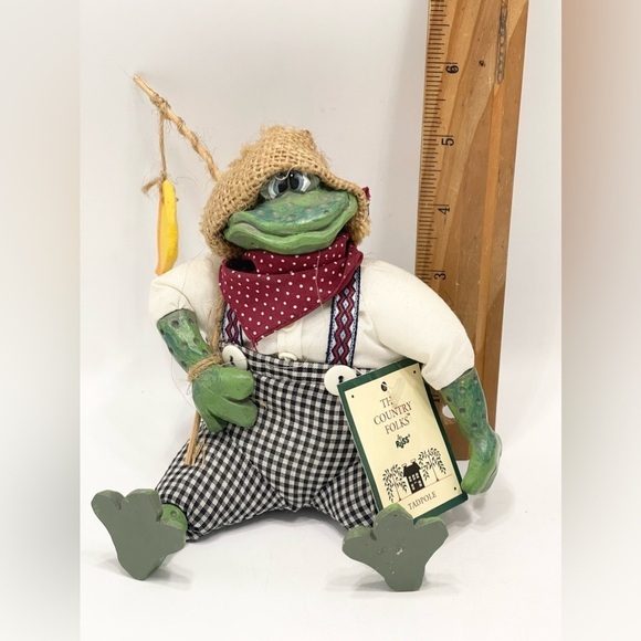 Country Folk Art Frog Fisherman Shelf Sitter 6” Decor Toad Resin Fabric Fishing - Picture 6 of 7